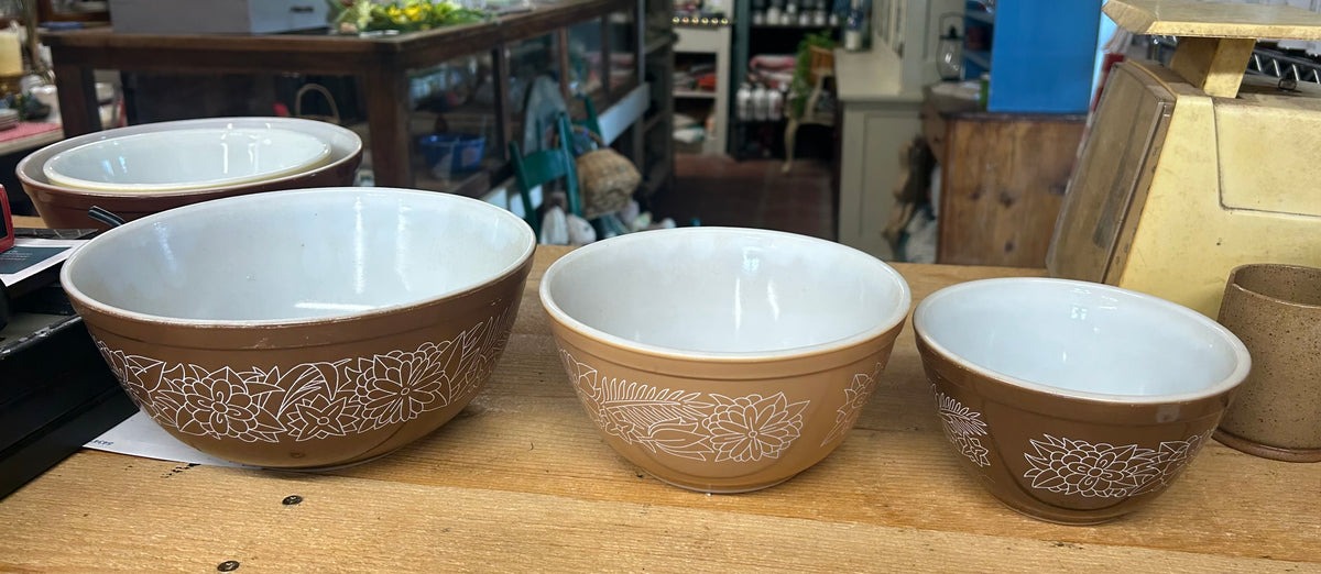 Pyrex Vintage Woodland Brown Mixing Bowls