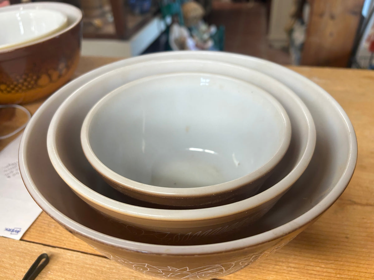 Pyrex Vintage Woodland Brown Mixing Bowls