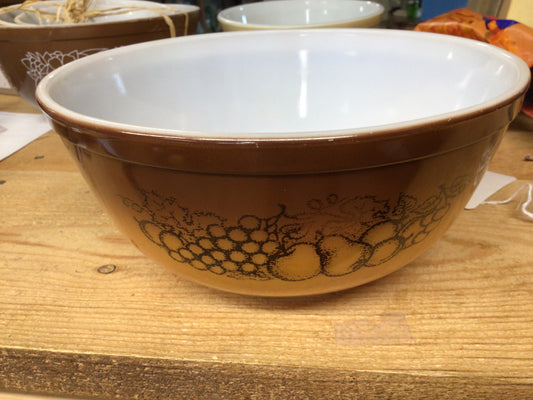 Vintage Pyrex Mixing Bowl Old Orchard